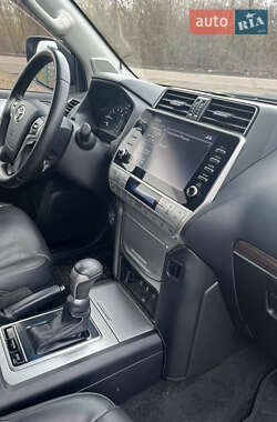 Позашляховик / Кросовер Toyota Land Cruiser Prado 2020 в Києві