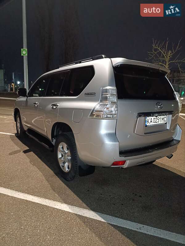 Внедорожник / Кроссовер Toyota Land Cruiser Prado 2012 в Житомире
