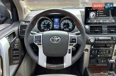 Внедорожник / Кроссовер Toyota Land Cruiser Prado 2010 в Днепре