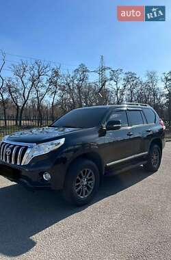 Позашляховик / Кросовер Toyota Land Cruiser Prado 2017 в 