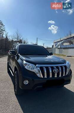 Позашляховик / Кросовер Toyota Land Cruiser Prado 2017 в 