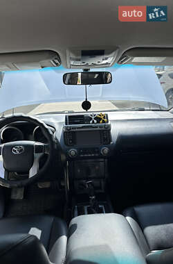 Внедорожник / Кроссовер Toyota Land Cruiser Prado 2014 в 