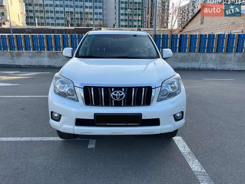 Внедорожник / Кроссовер Toyota Land Cruiser Prado 2011 в Киеве