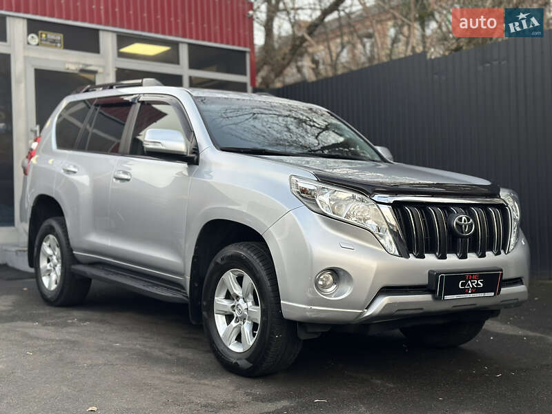 Позашляховик / Кросовер Toyota Land Cruiser Prado 2013 в Києві