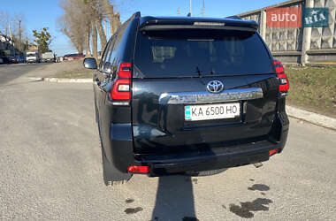 Внедорожник / Кроссовер Toyota Land Cruiser Prado 2022 в 