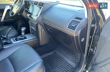 Внедорожник / Кроссовер Toyota Land Cruiser Prado 2022 в 