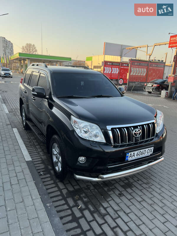 Позашляховик / Кросовер Toyota Land Cruiser Prado 2013 в Києві