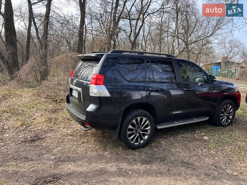 Toyota Land Cruiser Prado 2013