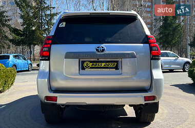 Внедорожник / Кроссовер Toyota Land Cruiser Prado 2020 в 
