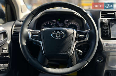 Внедорожник / Кроссовер Toyota Land Cruiser Prado 2020 в 