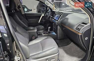 Внедорожник / Кроссовер Toyota Land Cruiser Prado 2022 в 