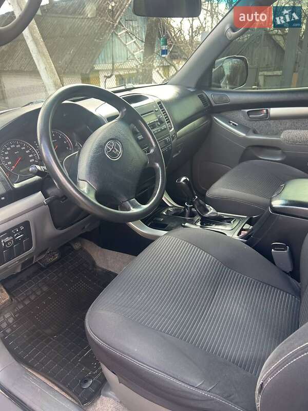 Позашляховик / Кросовер Toyota Land Cruiser Prado 2007 в Лубнах