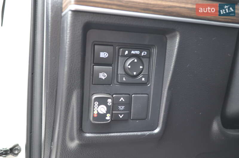 Позашляховик / Кросовер Toyota Land Cruiser Prado 2019 в Києві