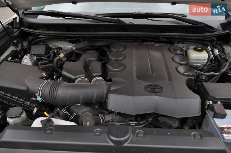 Позашляховик / Кросовер Toyota Land Cruiser Prado 2019 в Києві