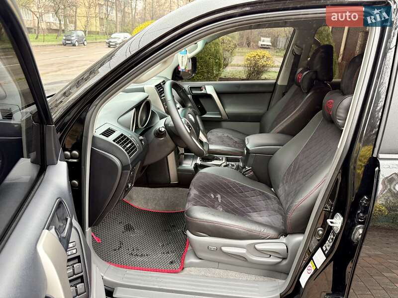 Позашляховик / Кросовер Toyota Land Cruiser Prado 2012 в Києві