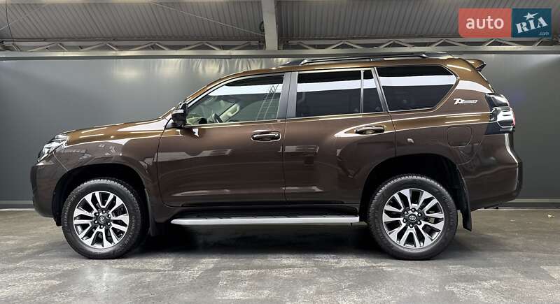 Позашляховик / Кросовер Toyota Land Cruiser Prado 2022 в Києві