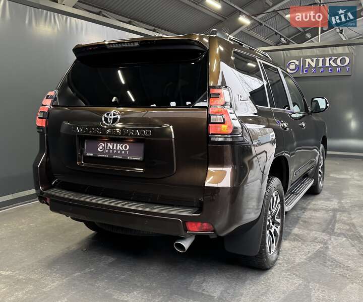 Позашляховик / Кросовер Toyota Land Cruiser Prado 2022 в Києві