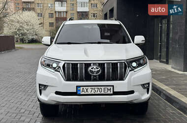 Внедорожник / Кроссовер Toyota Land Cruiser Prado 2010 в 