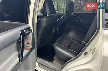 Внедорожник / Кроссовер Toyota Land Cruiser Prado 2010 в 