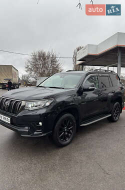 Позашляховик / Кросовер Toyota Land Cruiser Prado 2021 в 