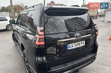 Позашляховик / Кросовер Toyota Land Cruiser Prado 2021 в 