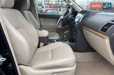 Позашляховик / Кросовер Toyota Land Cruiser Prado 2021 в 