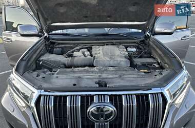 Позашляховик / Кросовер Toyota Land Cruiser Prado 2019 в 