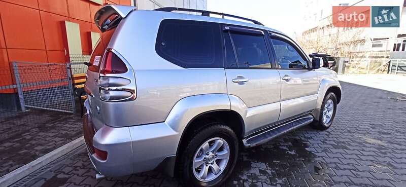 Внедорожник / Кроссовер Toyota Land Cruiser Prado 2005 в Черновцах