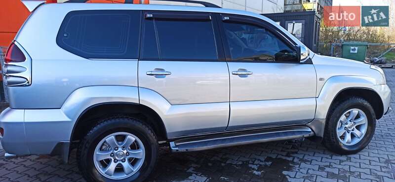 Внедорожник / Кроссовер Toyota Land Cruiser Prado 2005 в Черновцах