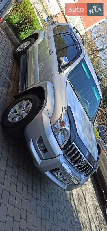 Внедорожник / Кроссовер Toyota Land Cruiser Prado 2005 в Черновцах