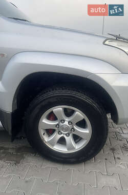 Внедорожник / Кроссовер Toyota Land Cruiser Prado 2005 в 
