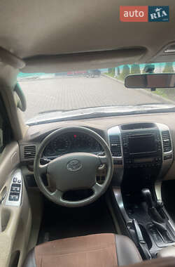Внедорожник / Кроссовер Toyota Land Cruiser Prado 2005 в 