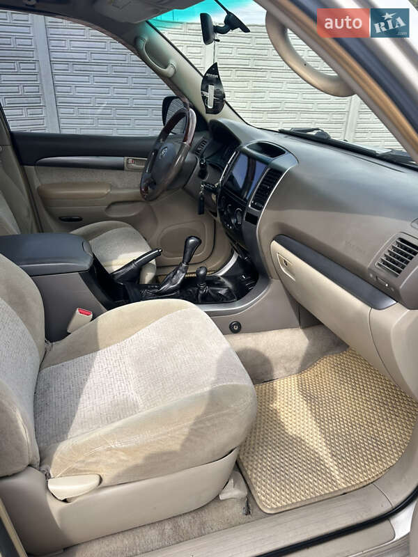 Внедорожник / Кроссовер Toyota Land Cruiser Prado 2006 в Ровно