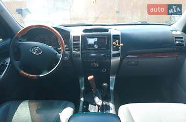 Внедорожник / Кроссовер Toyota Land Cruiser Prado 2005 в 