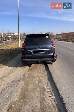 Внедорожник / Кроссовер Toyota Land Cruiser Prado 2005 в 
