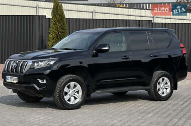Внедорожник / Кроссовер Toyota Land Cruiser Prado 2019 в 