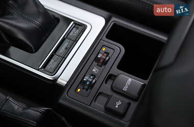 Внедорожник / Кроссовер Toyota Land Cruiser Prado 2023 в 