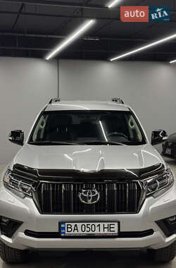 Внедорожник / Кроссовер Toyota Land Cruiser Prado 2022 в 