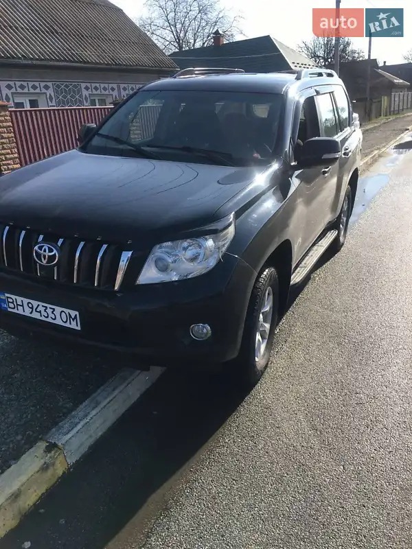 Внедорожник / Кроссовер Toyota Land Cruiser Prado 2011 в 