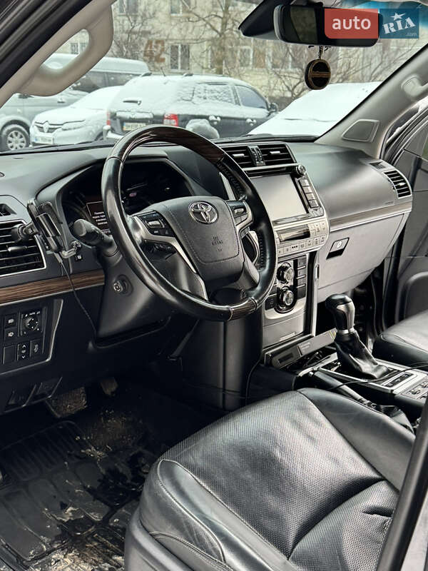 Внедорожник / Кроссовер Toyota Land Cruiser Prado 2018 в Сумах