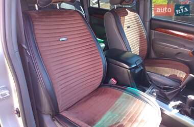 Внедорожник / Кроссовер Toyota Land Cruiser Prado 2005 в 