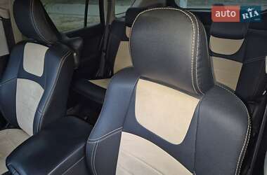 Внедорожник / Кроссовер Toyota Land Cruiser Prado 2015 в 