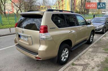 Внедорожник / Кроссовер Toyota Land Cruiser Prado 2012 в 
