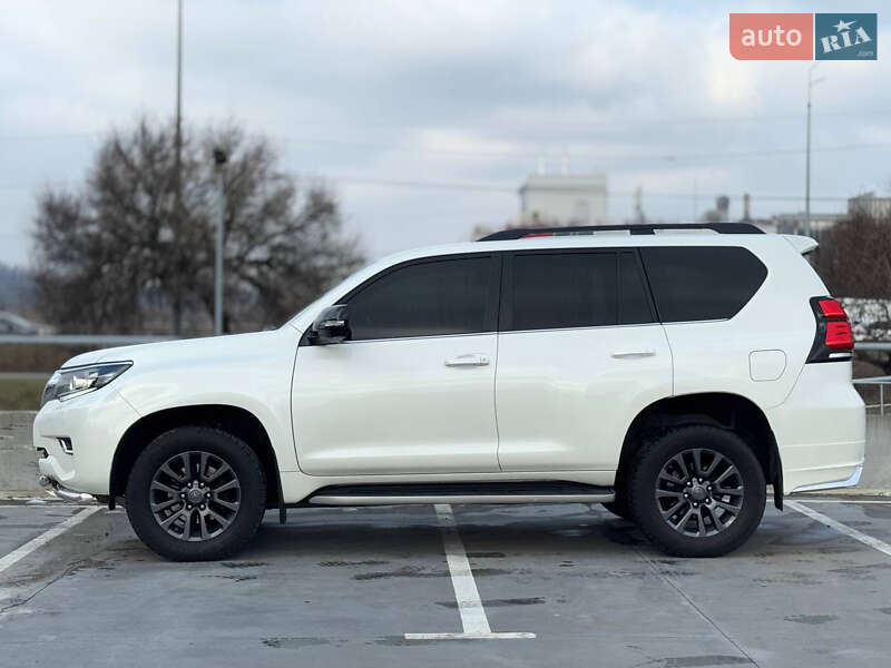 Позашляховик / Кросовер Toyota Land Cruiser Prado 2020 в Києві