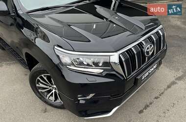 Внедорожник / Кроссовер Toyota Land Cruiser Prado 2021 в 