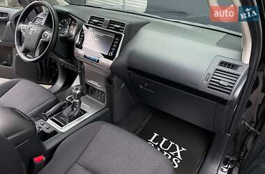 Внедорожник / Кроссовер Toyota Land Cruiser Prado 2021 в 