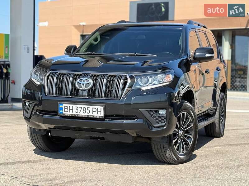 Позашляховик / Кросовер Toyota Land Cruiser Prado 2023 в 