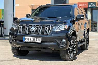 Позашляховик / Кросовер Toyota Land Cruiser Prado 2023 в 
