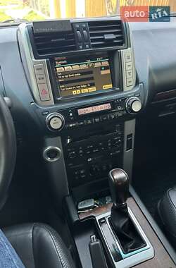 Внедорожник / Кроссовер Toyota Land Cruiser Prado 2010 в 