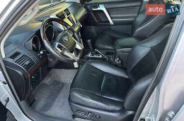 Внедорожник / Кроссовер Toyota Land Cruiser Prado 2010 в 